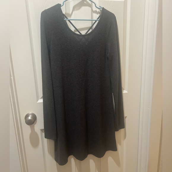 Ayla Women’s grey long sleeve dress. Scoop neck with criss cross back - Picture 2 of 3